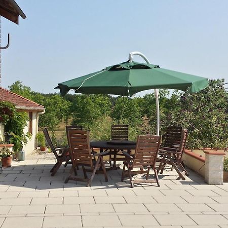 Les Tilleuls Bed & Breakfast Saint-Pé-Delbosc Екстериор снимка