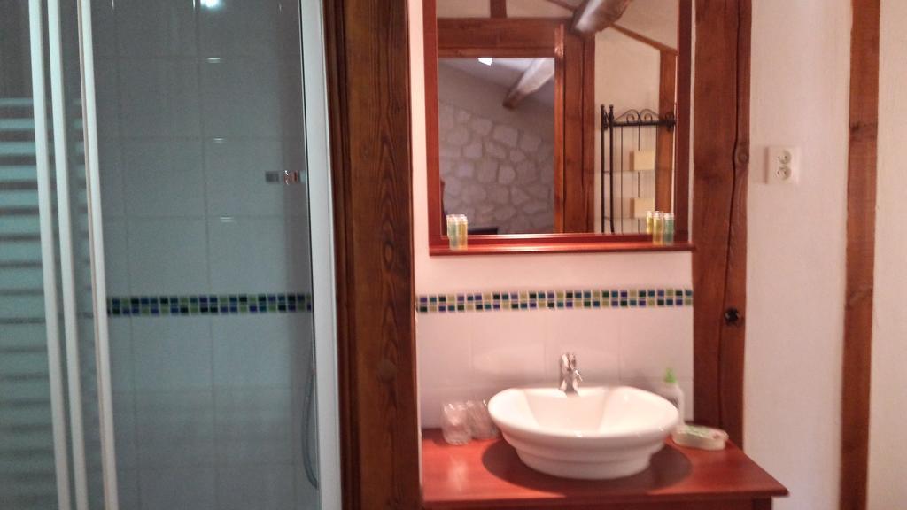 Les Tilleuls Bed & Breakfast Saint-Pé-Delbosc Екстериор снимка