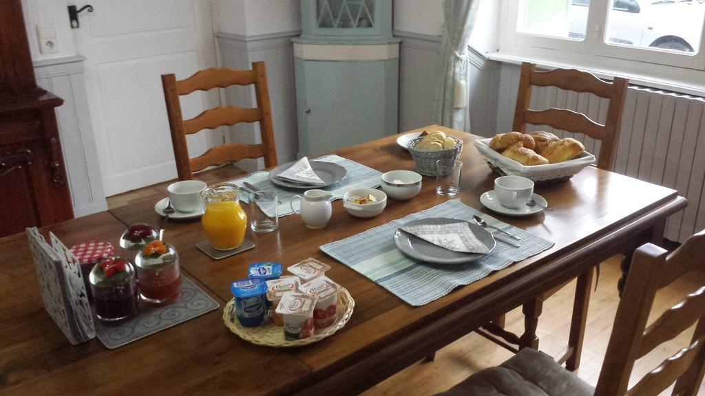Les Tilleuls Bed & Breakfast Saint-Pé-Delbosc Екстериор снимка