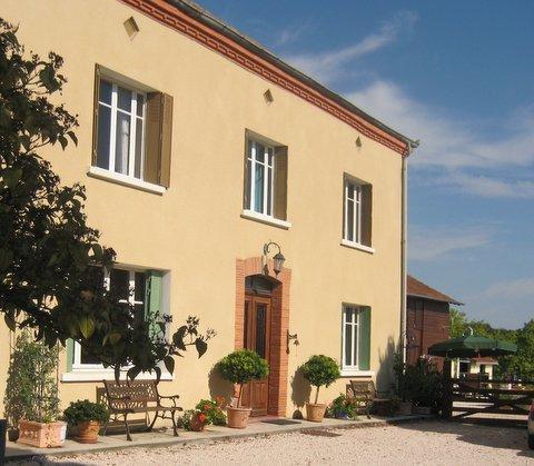 Les Tilleuls Bed & Breakfast Saint-Pé-Delbosc Екстериор снимка